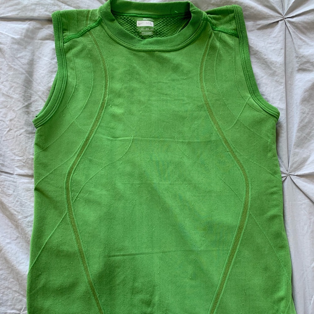 Nike fit dry top